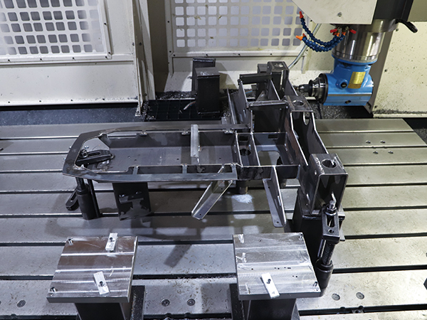 龍(long)門銑床(chuang)加工